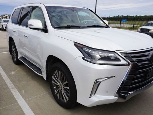 Used 2018 Lexus LX 570 4WD image 2