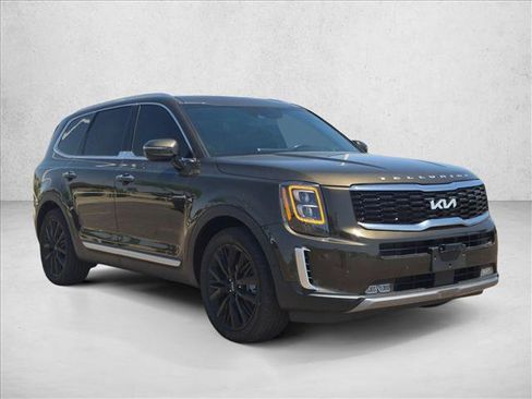 Used 2022 Kia Telluride SX w/ SX Prestige Package AWD/4WD image 3