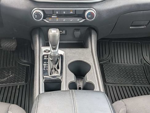 Used 2025 Nissan Altima 2.5 SV FWD image 21