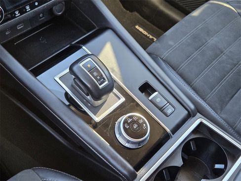 Used 2024 Mitsubishi Outlander SE image 9