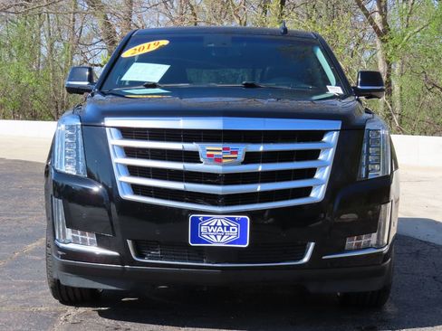 Used 2019 Cadillac Escalade Premium Luxury AWD/4WD image 23