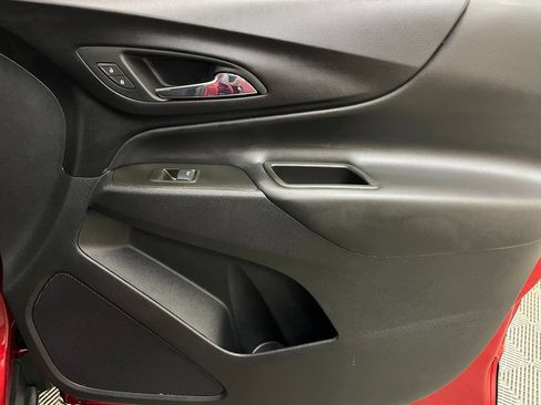 Used 2023 Chevrolet Equinox LT image 39