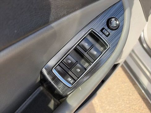 Used 2019 Chevrolet Impala LT image 24