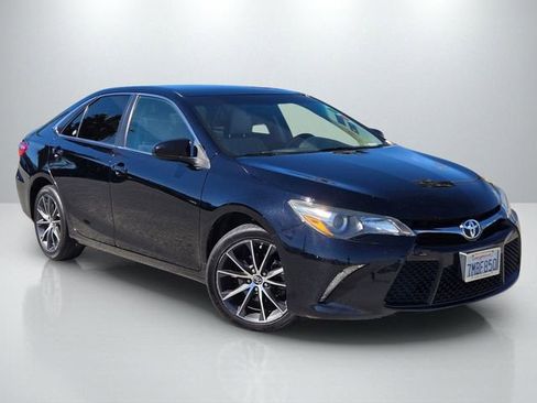 Used 2015 Toyota Camry XSE image 1
