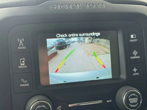 Used 2016 Jeep Renegade Limited FWD image 38