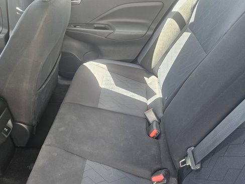 Used 2023 Nissan Versa SV FWD image 8