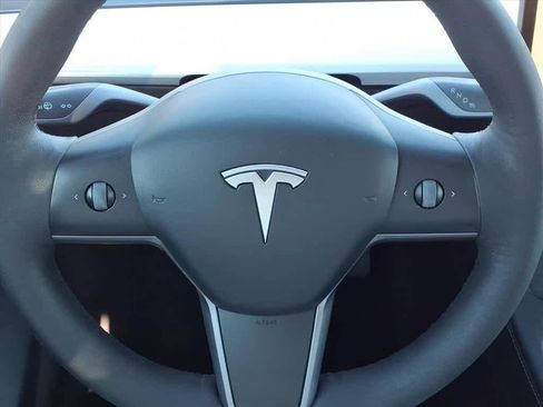 Used 2023 Tesla Model Y Long Range image 19