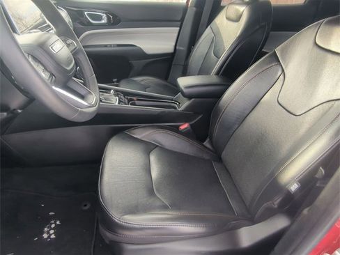 Certified 2023 Jeep Compass Limited image 11