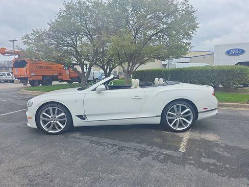 Used 2020 Bentley Continental GT image 12
