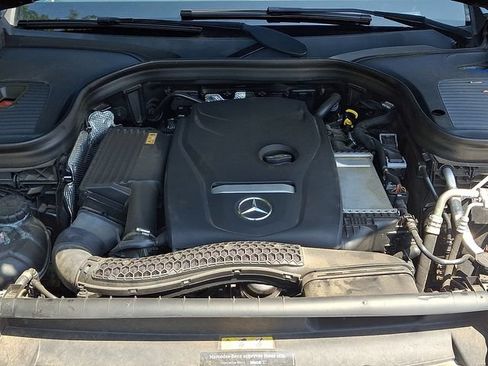 Used 2018 Mercedes-Benz GLC 300 4MATIC image 29