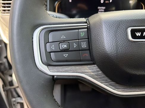 Used 2024 Jeep Wagoneer L Series II w/ Flexible Seating Group AWD/4WD image 19