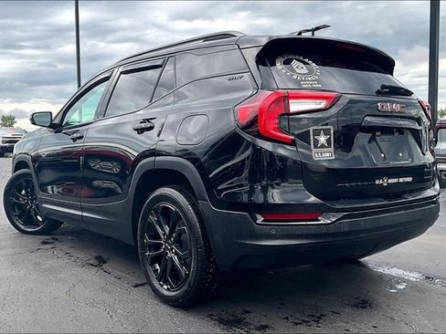 Used 2022 GMC Terrain SLT w/ Infotainment Package II AWD/4WD image 3