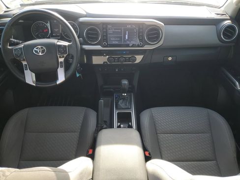 Used 2022 Toyota Tacoma SR5 w/ Technology Package image 9