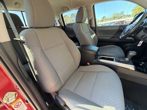 Used 2020 Toyota Tacoma SR5 image 18