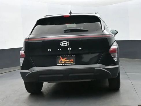 Used 2024 Hyundai Kona SEL FWD image 8