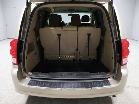 Used 2015 Dodge Grand Caravan American Value Package FWD image 17