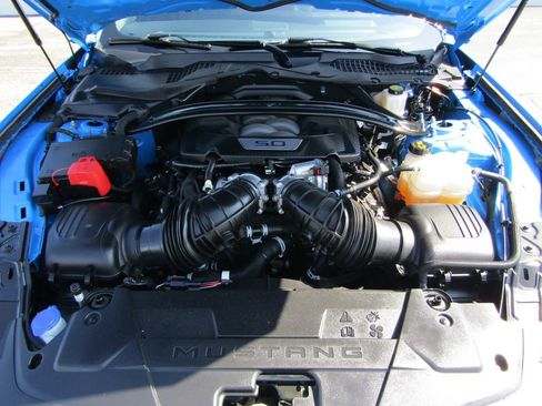 Used 2025 Ford Mustang GT Premium RWD image 6