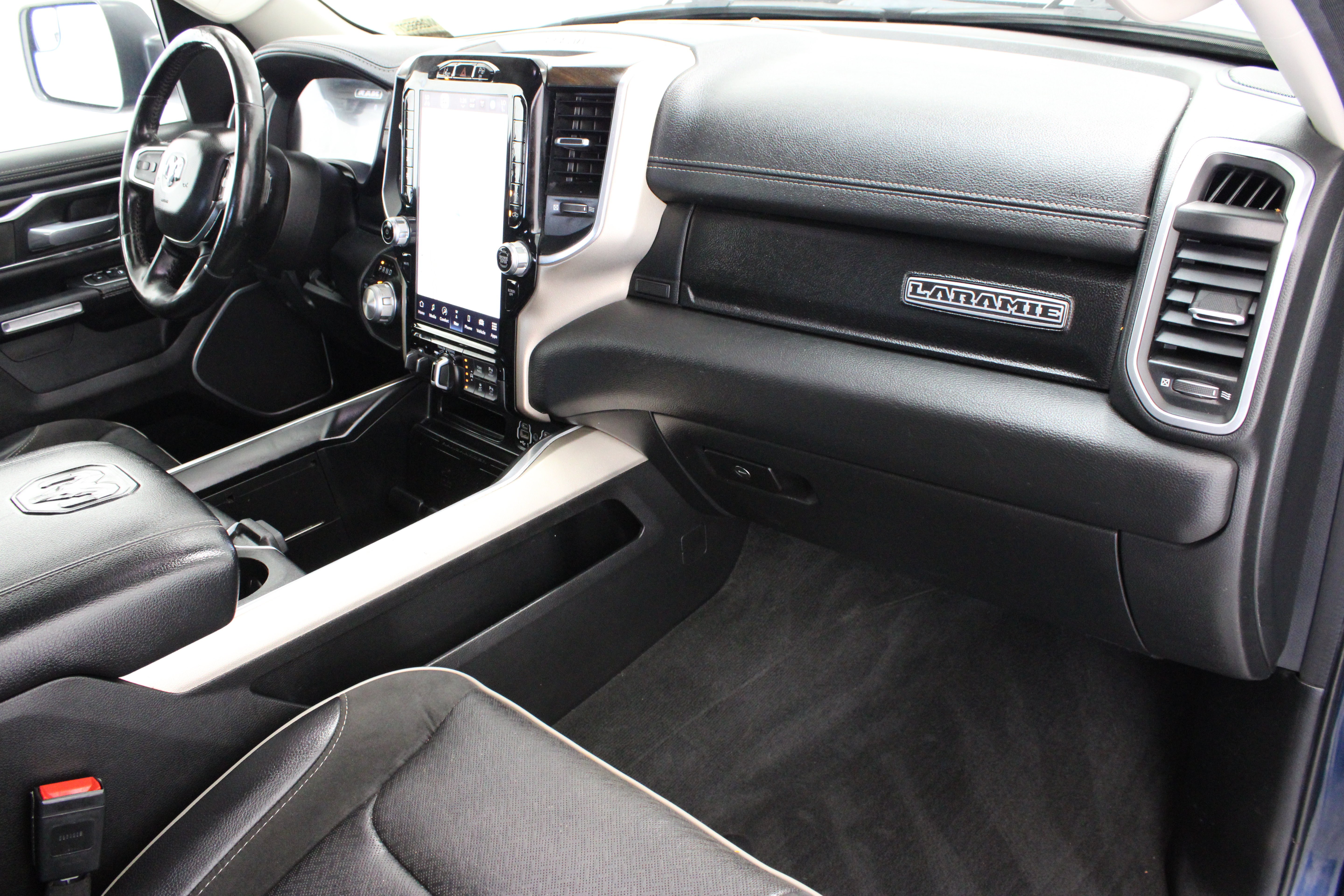 Used 2022 RAM 1500 Laramie AWD/4WD image 37