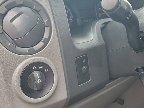 Used 2014 Ford E-150 and Econoline 150 Extended w/ Interior Upgrade Package RWD image 12