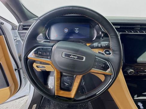 Used 2022 Jeep Grand Cherokee L Summit image 10