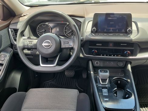 Used 2023 Nissan Rogue SV FWD image 18
