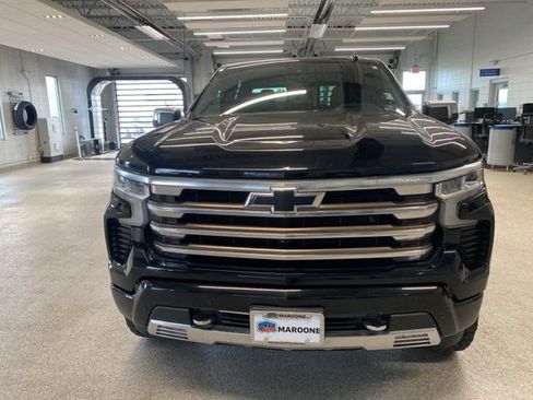 Used 2022 Chevrolet Silverado 1500 High Country w/ High Country Premium Package image 2