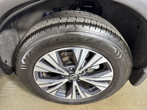 Certified 2022 Nissan Rogue SV AWD/4WD image 6