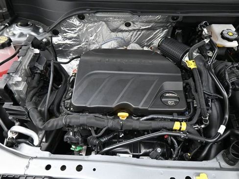 Used 2025 Chevrolet Trax LS w/ LS Convenience Package image 22