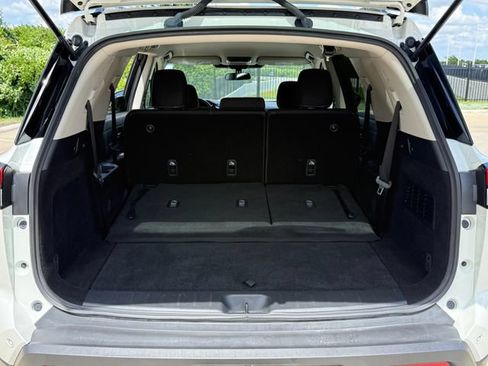 Used 2024 Nissan Pathfinder SV FWD image 26