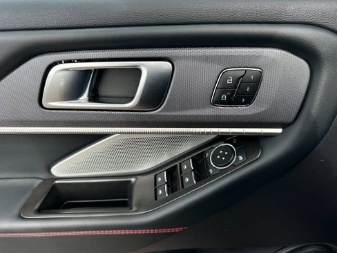 Used 2025 Ford Explorer ST image 11