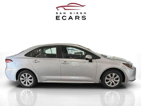 Used 2022 Toyota Corolla LE image 4