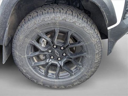 Used 2024 Chevrolet Colorado Trail Boss w/ LPO, Dark Essentials Package image 7