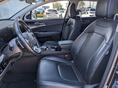 Used 2023 Kia Sportage EX image 16