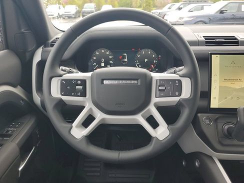 Used 2026 Land Rover Defender 130 X-Dynamic SE AWD/4WD image 28