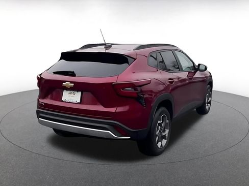 Used 2025 Chevrolet Trax LT w/ LT Convenience Package image 15