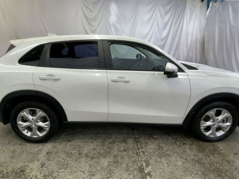 Used 2023 Honda HR-V LX image 9