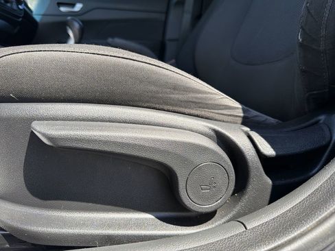 Used 2018 Hyundai Accent SE FWD image 13
