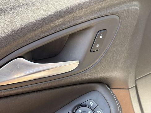 Used 2024 Buick Encore GX Preferred w/ Comfort Package FWD image 22