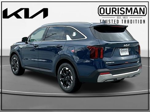 New 2026 Kia Sorento S image 3