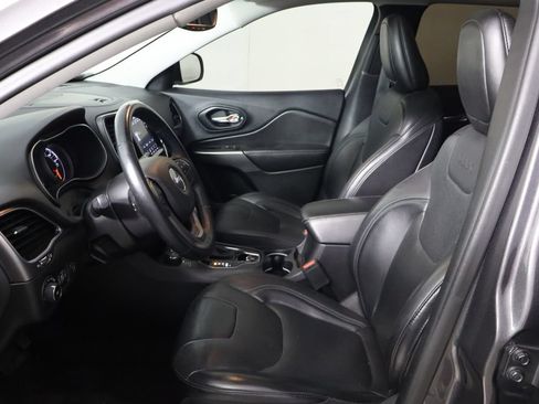 Used 2019 Jeep Cherokee Limited AWD/4WD image 14