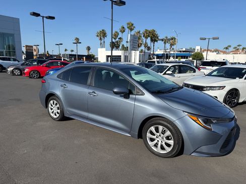 Used 2025 Toyota Corolla LE FWD image 4