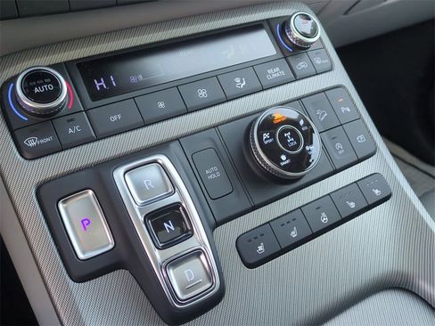 Used 2023 Hyundai Palisade SEL w/ Premium Package image 17