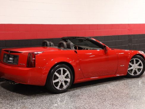 Used 2007 Cadillac XLR RWD image 9