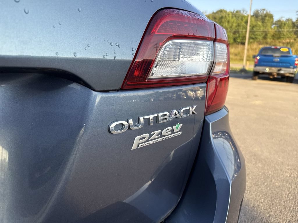 Used 2015 Subaru Outback 2.5i Premium AWD/4WD image 6