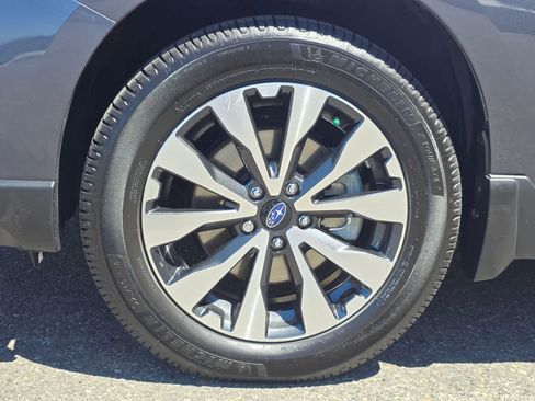 Used 2015 Subaru Outback 2.5i Limited AWD/4WD image 8