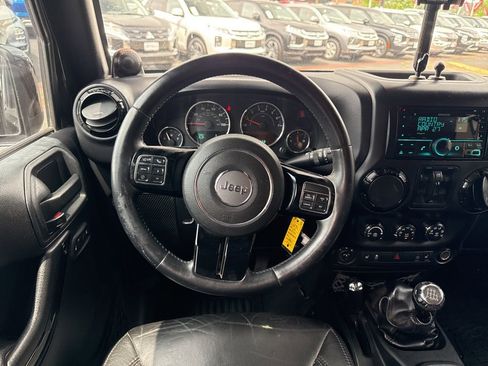 Used 2014 Jeep Wrangler Unlimited Sahara AWD/4WD image 35