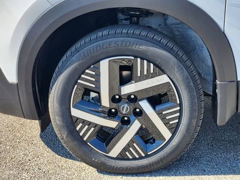 New 2026 Nissan Kicks SV image 7