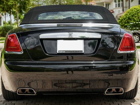 Used 2019 Rolls-Royce Dawn RWD image 16