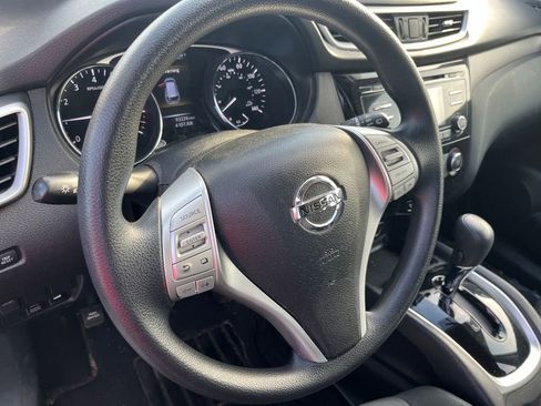Used 2016 Nissan Rogue S image 9