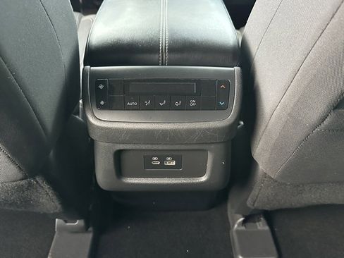 Used 2022 Nissan Pathfinder SV image 29